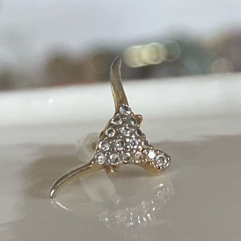 LOST!😢 Gold Longhorn Rhinestone Stud Earrings
